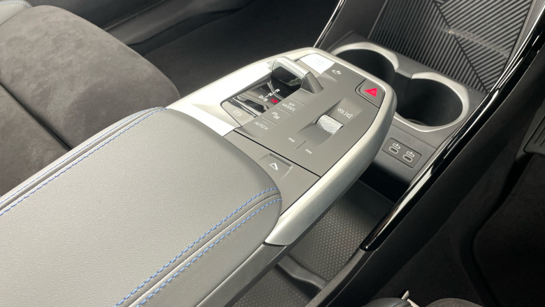 BMW iX2 230kW xDrive30 Shadow Edition 65kWh 5dr Auto Electric Hatchback